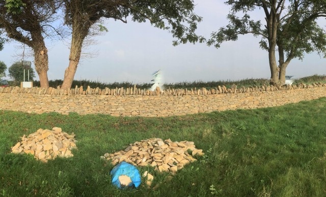 Cotswold Stone Dry Stone Wall, Oxfordshire